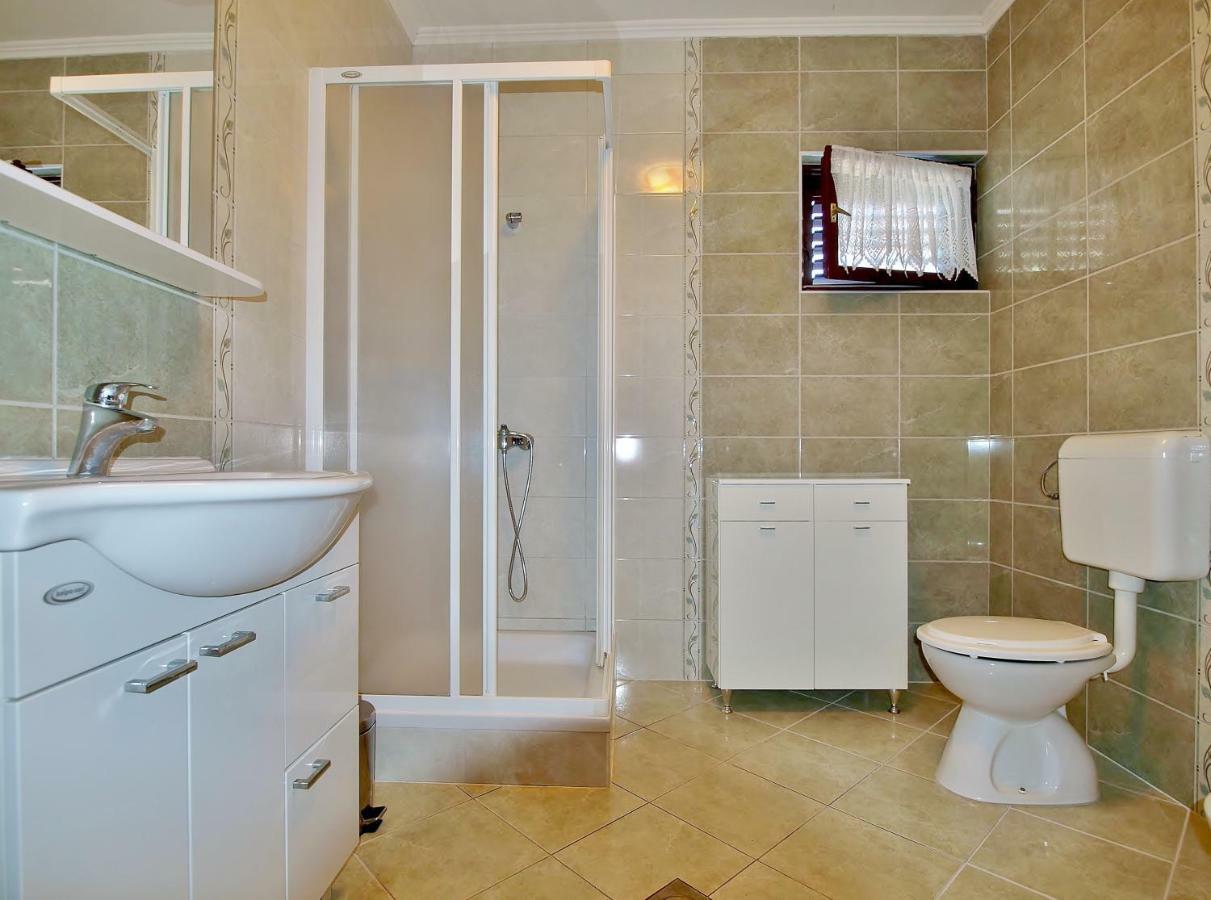 Apartmani Danijela Лопар Екстер'єр фото